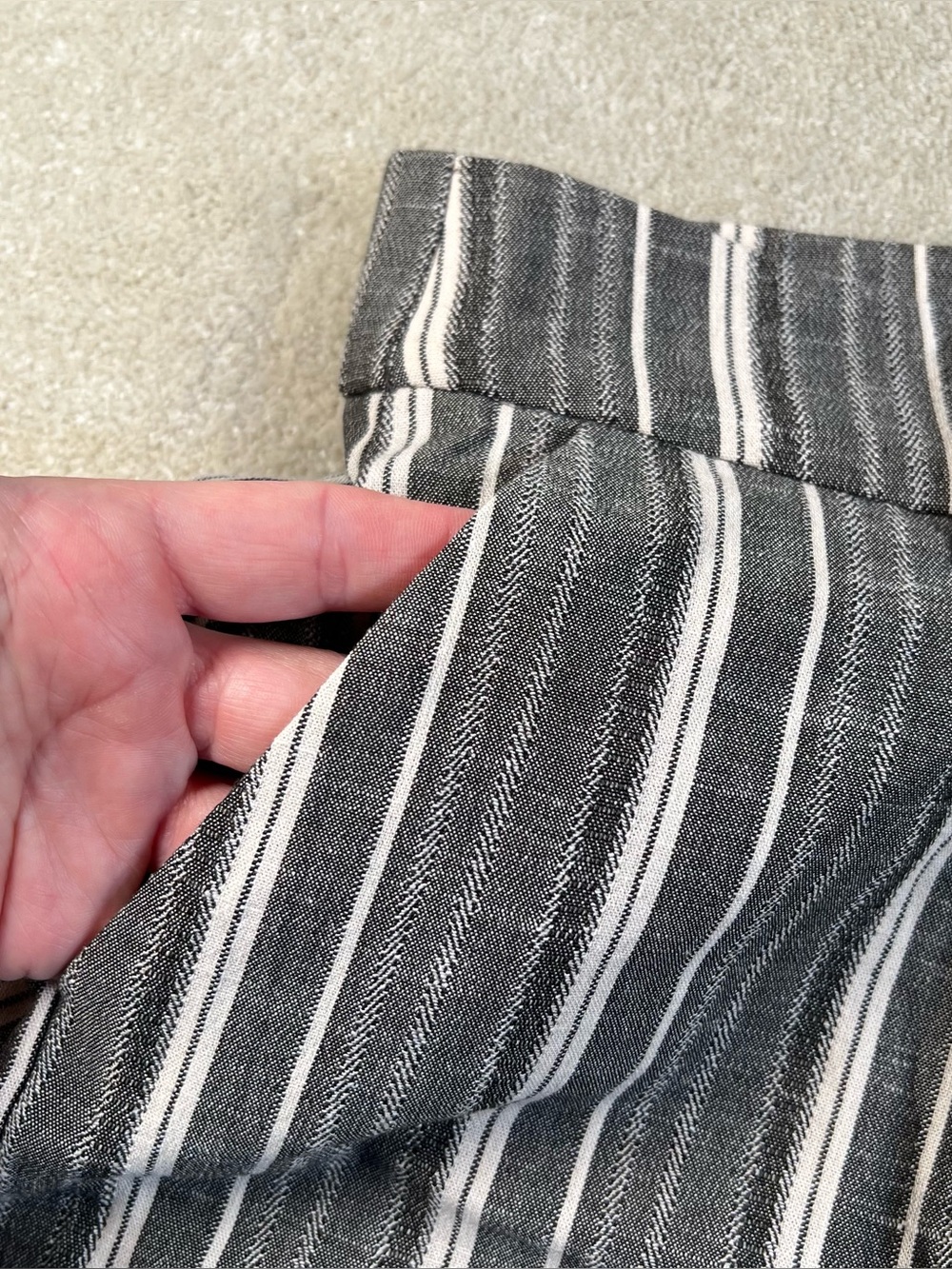 Striped Pleated Front Shorts Casual Gray White NWT Maurices High Rise Women's 12 - Picture 6 of 10